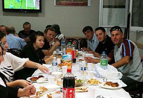 fransa_trabzonlular_iftar2.jpg