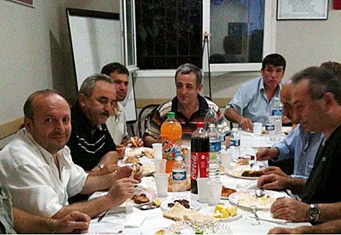 fransa_trabzonlular_iftar3.jpg