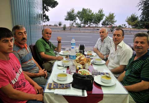 mhp_iftar_2010_4.jpg